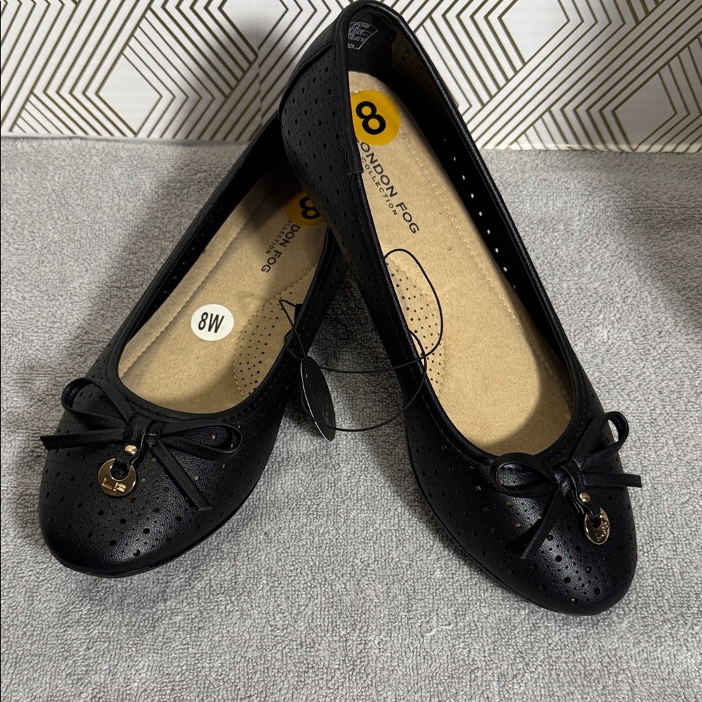 London Fog Brice flats NWT Women's size‎ 8 W Perforated Black flats wide slip on